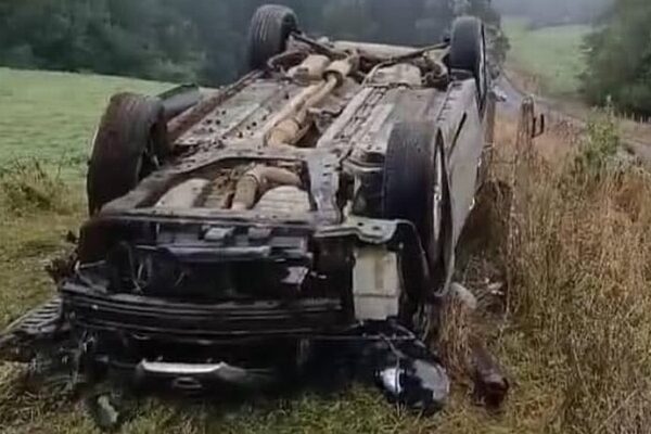 Conductor perdió el control, volcó vehículo y murió cerca de Los Muermos