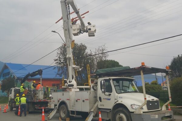 Saesa informa que 99% de sus clientes cuentan con suministro eléctrico normal en la provincia de Llanquihue